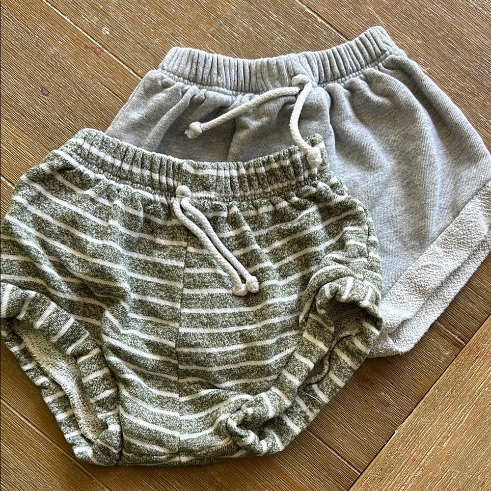 Childhoods Clothing: Casual Striped and Solid Shorts Set